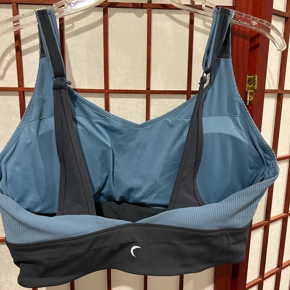 Zyia adjustable bra and legging set - Picture 3 of 7